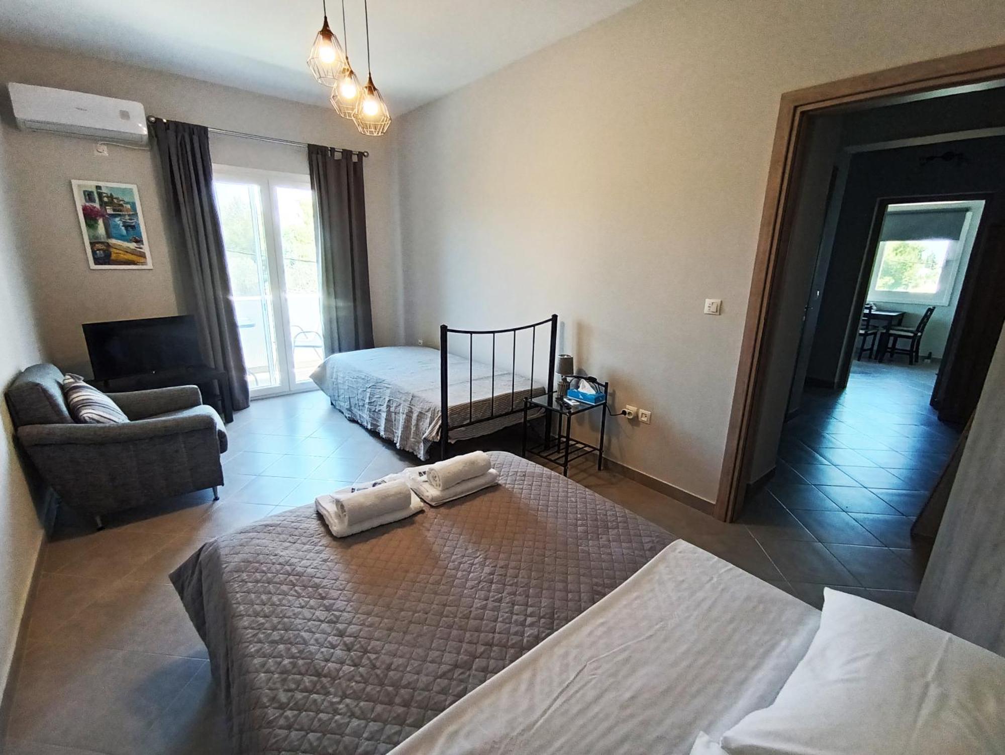 Airport Palmtree Apartments - 15Min From Airport Ártemida Kültér fotó