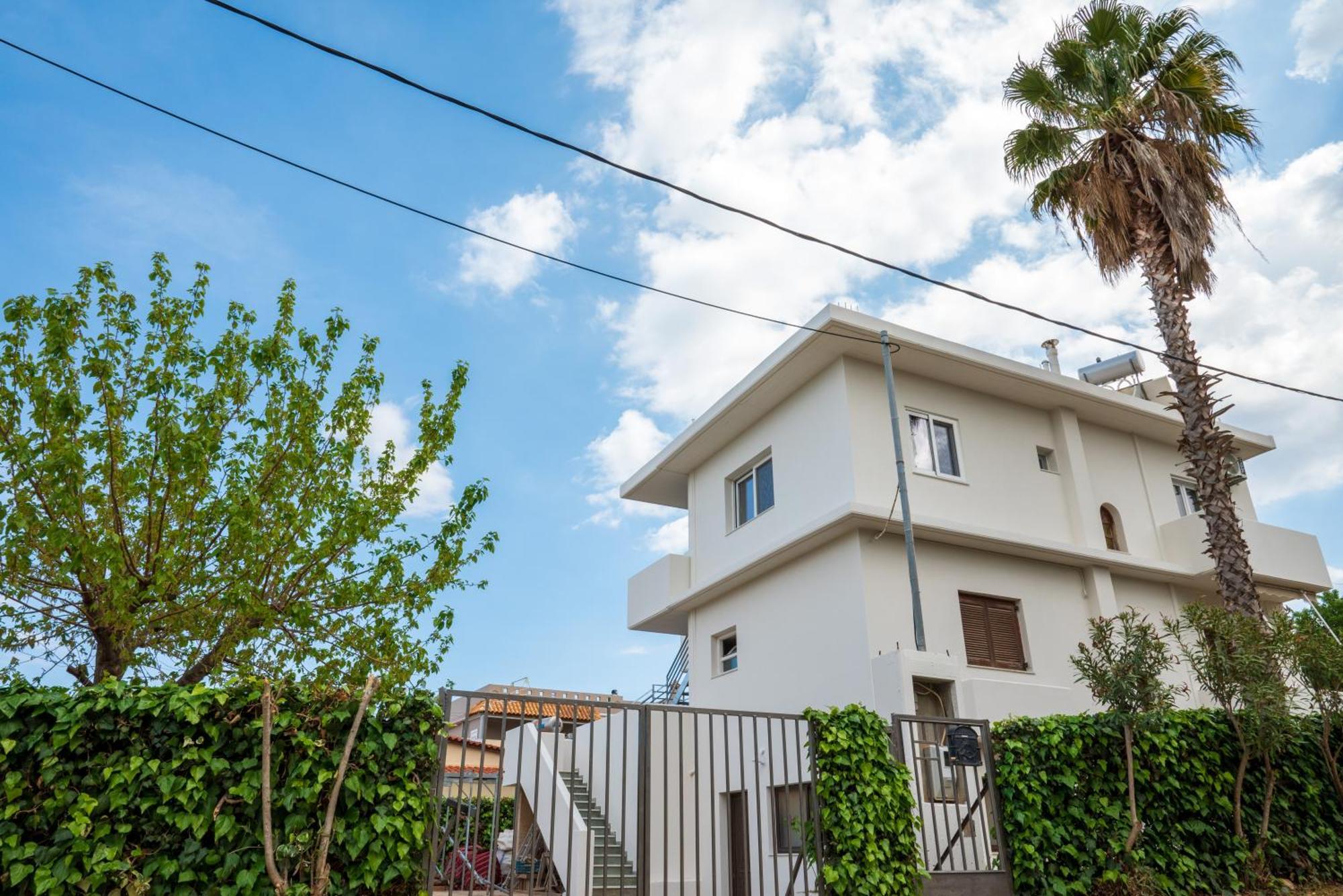 Airport Palmtree Apartments - 15Min From Airport Ártemida Kültér fotó
